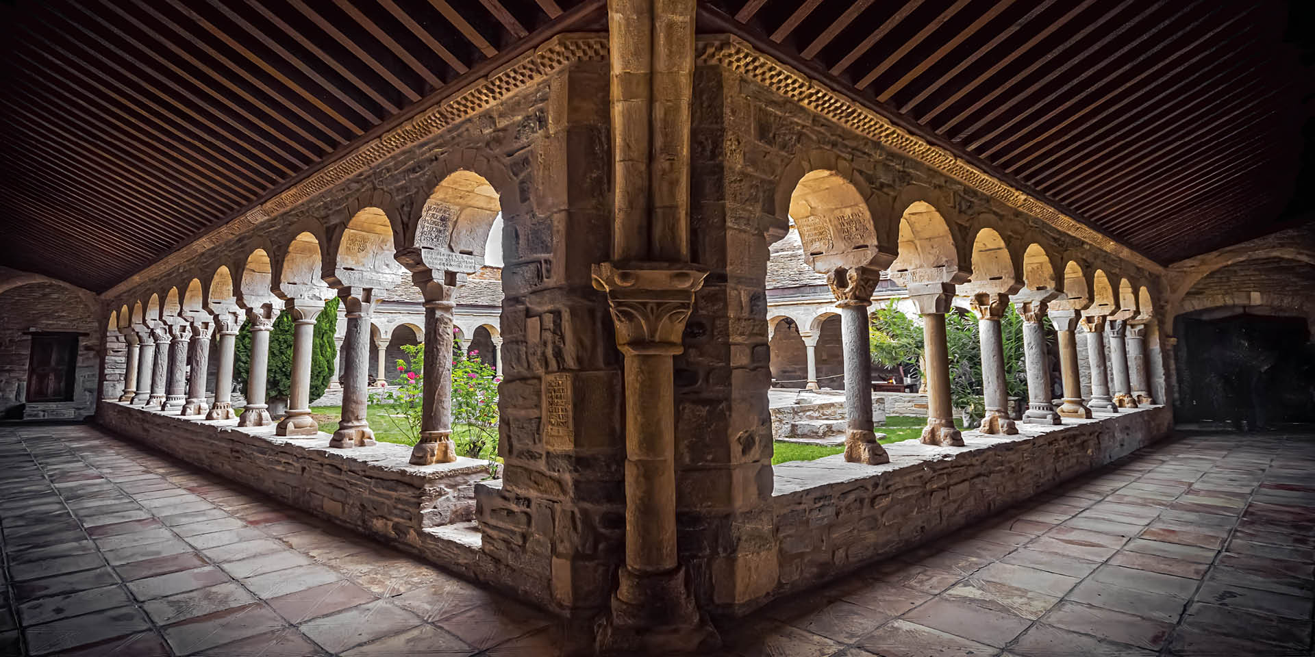 VISITA LA EXPOSICIÓN SOBRE PATRIMONIO ARAGONÉS